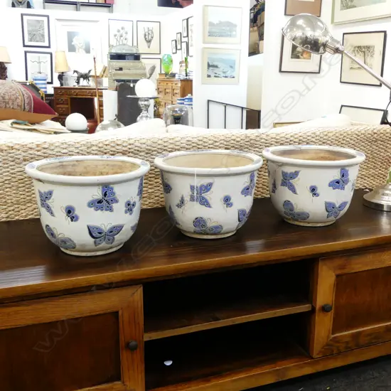 3 GARDEN POTS w. BUTTERFLY DECORATION H.210mm