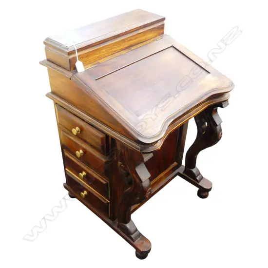 VICTORIAN STYLE DAVENPORT