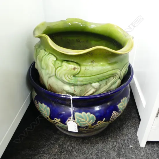 2 GLAZED GARDEN POT JARINIERES H.205mm, 300mm dia - green w. rim chip