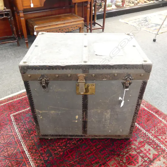 VINTAGE STEAMER TRUNK 620x440x570mm