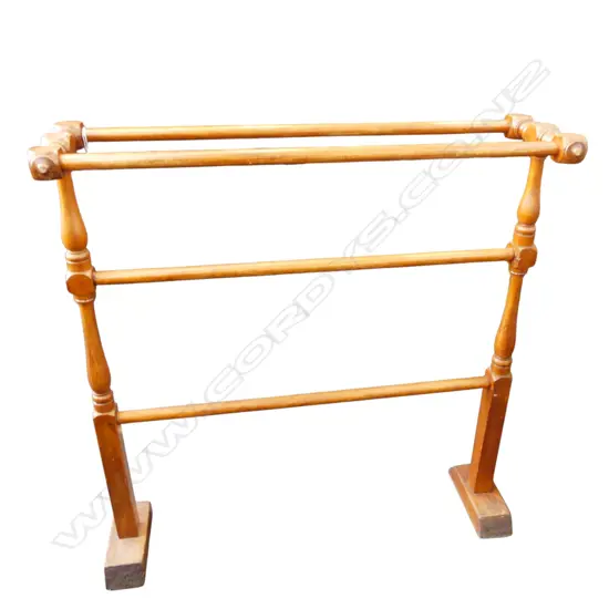 WOODEN TOWEL RAIL 760x210x800mm