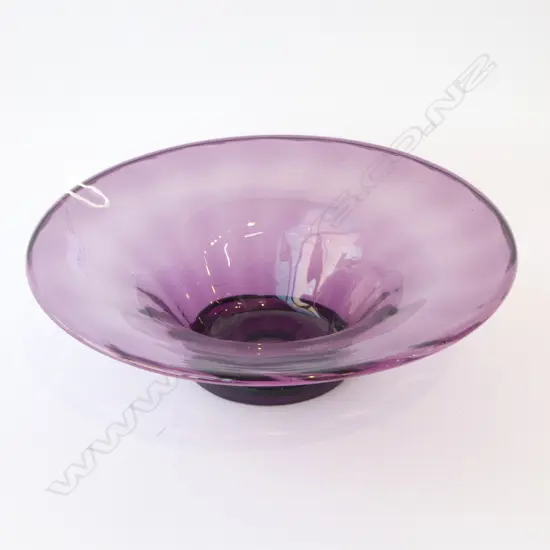 WHITEFRIARS LARGE RIBBED AMYTHEST GLASS BOWL BARNABY POWELL 1930’S, D.315MM