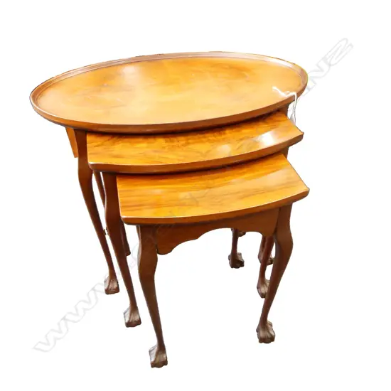 NEST OF 3 NESTING TABLES 590x390x490mm