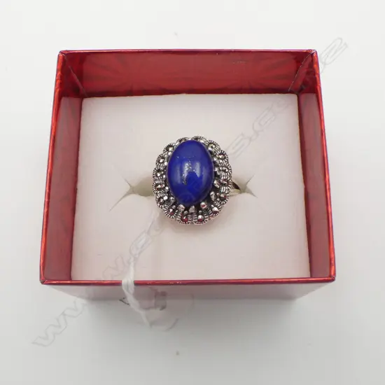 SILVER MARCASITE & LAPIS LAZULI RING, 6.17gm, SIZE O