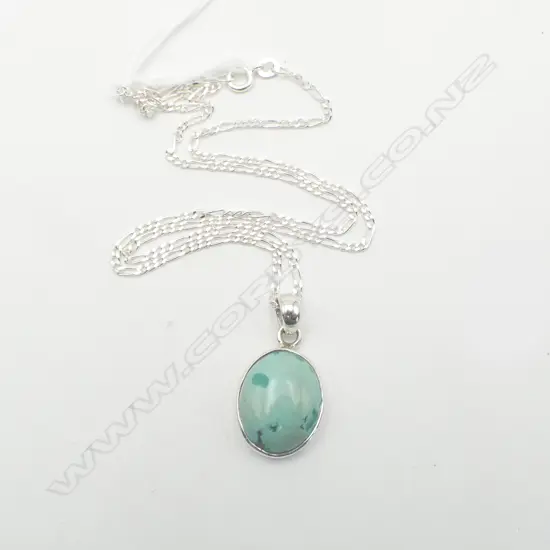 **RTV**  SILVER & TURQUOISE STYLE STONE PENDANT on SILVER CHAIN