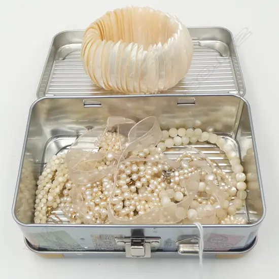 ASST. MOTHER OF PEARL JEWELLERY & FRESH WATER PEARLS NECKLACES