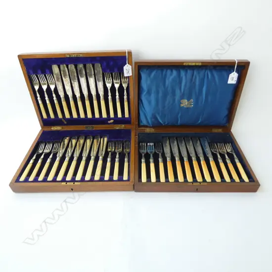 OAK CASED G & T YOUNG Ltd E/P IVORINE 'BONE' FISH SET + STEWART DAWSON FISH SET