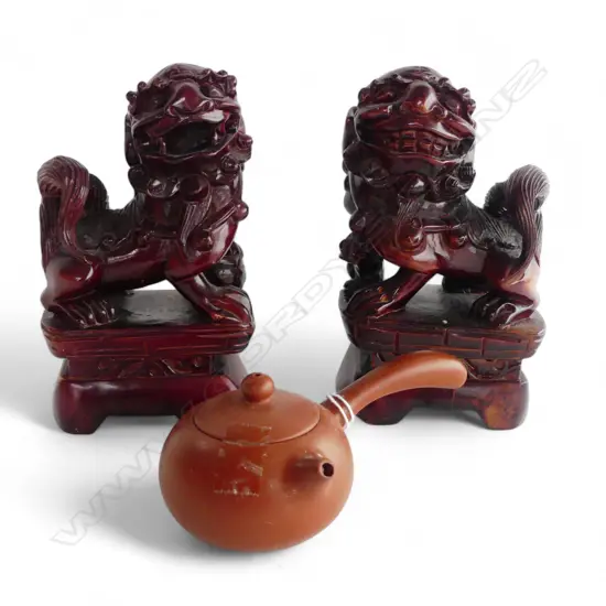 PR ROSEWOOD FOO DOGS, H.180mm & YIXING STYLE 1 cup TEAPOT