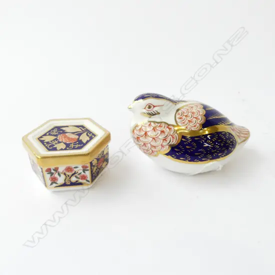 2 ROYAL CROWN DERBY Imari PIECES: BIRD PAPER WEIGHT + small LIDDED BOX