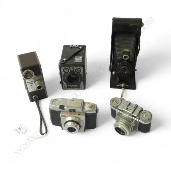 5 VINTAGE CAMERAS