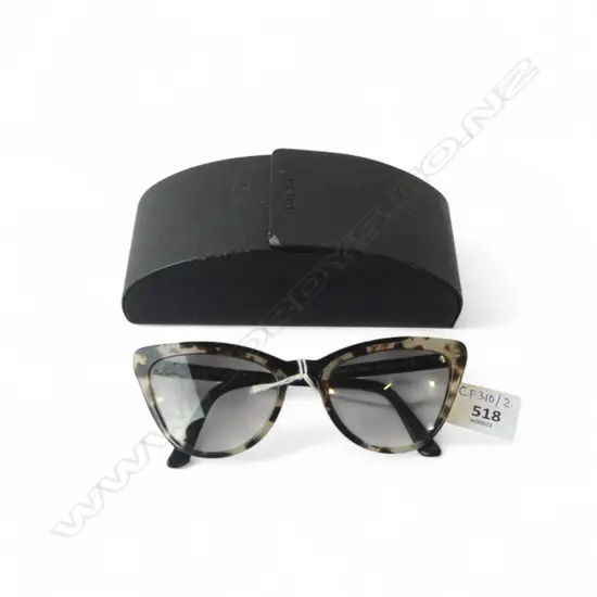 PR PRADA SUNGLASSES + CASE - MADE IN ITALY