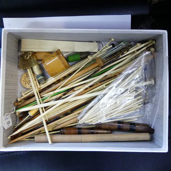 LGE COLLECTION BONE + WOOD + OTHER KNITTING & OTHER NEEDLES + CASES ETC