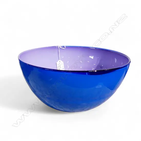 ANN ROBINSON MACKELVIE STREET STUDIO ART GLASS BOWL, NOT SIGNED H.140mm, 270mm dia