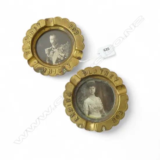 PAIR KING GEORGE V & QUEEN MARY BRASS WHISKY ASHTRAYS C.1910, D.125MM