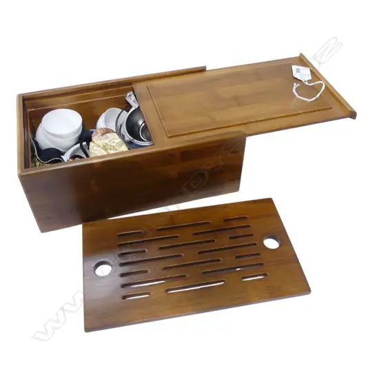 CHINESE TEA SET IN BAMBOO BOX W.250mm