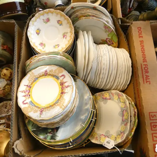 ASST. SAUCERS + FRANKLIN MINT HORSE CABINET PLATES 210mm dia