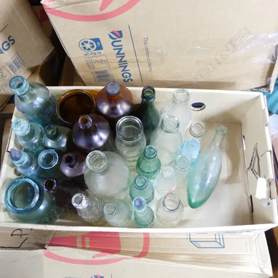 COLLECTION OF 28 VINTAGE BOTTLES & JARS