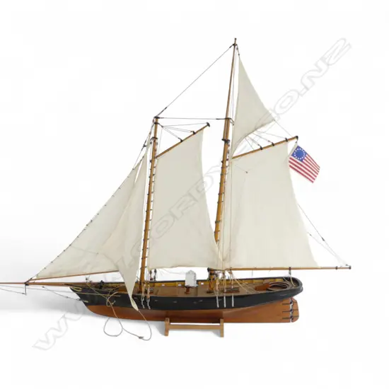WOODEN SHIPS MODEL 'AMERICA-1851' L.780mm H.700mm