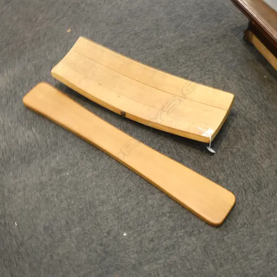 WINE BARREL PLATTER W.595mm + PIECE OF TIMBER L.780mm