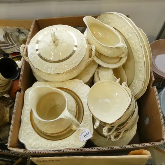 CROWN DUCAL 'FLORENTINE' PART DINNER SERVICE