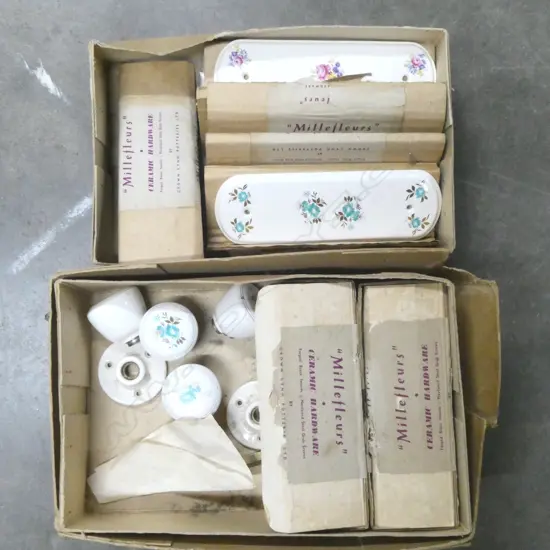 2 BOXES CROWN LYNN 'MILLEFLEURS' DOOR HARDWARE + BOX OF PLASTIC KNOBS