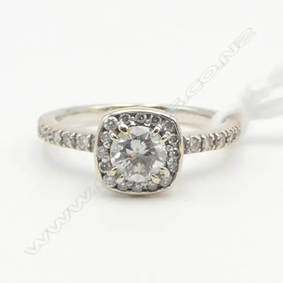 18CT WHITE GOLD  DIAMOND CLUSTER RING 2.47gms  SIZE J