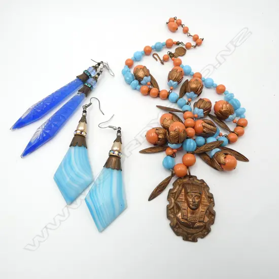 VINTAGE GLASS NECKLACE & 2 PRS EARRINGS