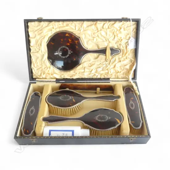 CASED 5 PCE STG SILVER & TORTOISE SHELL VANITY SET, ROBBERT PRINGLE & SONS, BIRMINGHAM 1927
