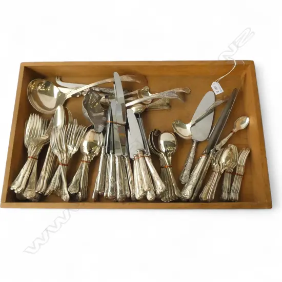NATIVE WOODS TRAY L600MM & DOUBLE STRUCK EXTENSIVE EP CUTLERY SERVICE