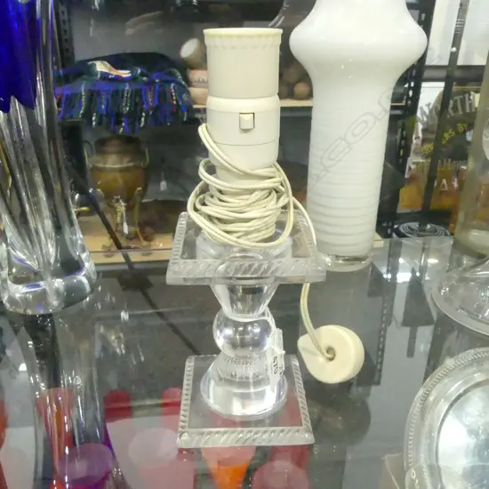 LALIQUE FRANCE CRYSTAL SQUARE BASED DECO LAMPBASE WITH SQUARE PLATEAU, SIGNED H ( NOT INCL FITTING) 120mm