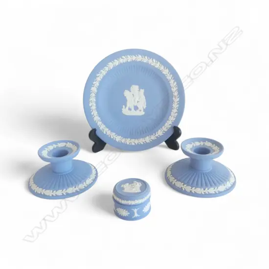 4 PCES BLUE WEDGWOOD JASPERWARE