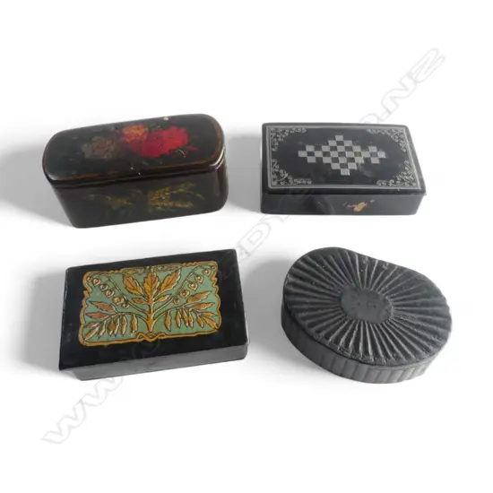 4 ANTIQUE SNUFF BOXES W.80mm