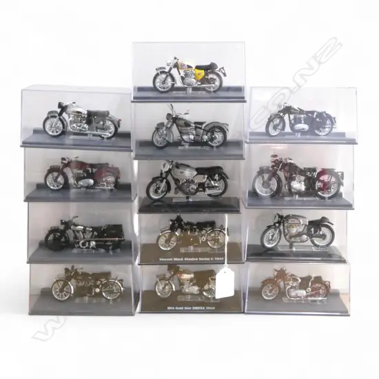 13 CASED MOTORCYCLE MODELS 120x60x85mm