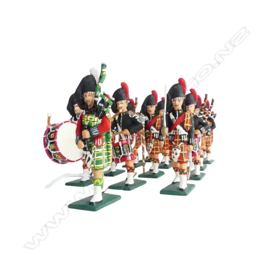 13 PCE PIPE & DRUM LEAD BRITISH SOLDIER MARCHING BAND