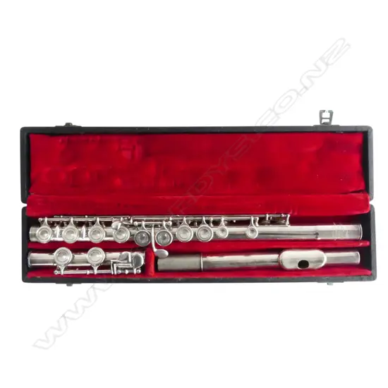 CASED VINTAGE RUDALL CARTE FLUTE 