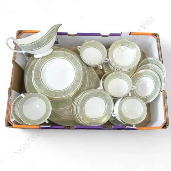 8 PLACE 49 PCE ROYAL DOULTON 'ENGLISH RENAISSANCE' DINNER SET