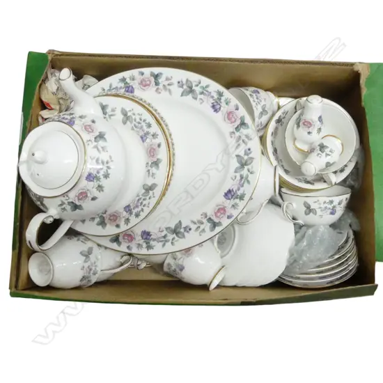 ROYAL GRAFTON 'FRAGRANCE' PART DINNER SET