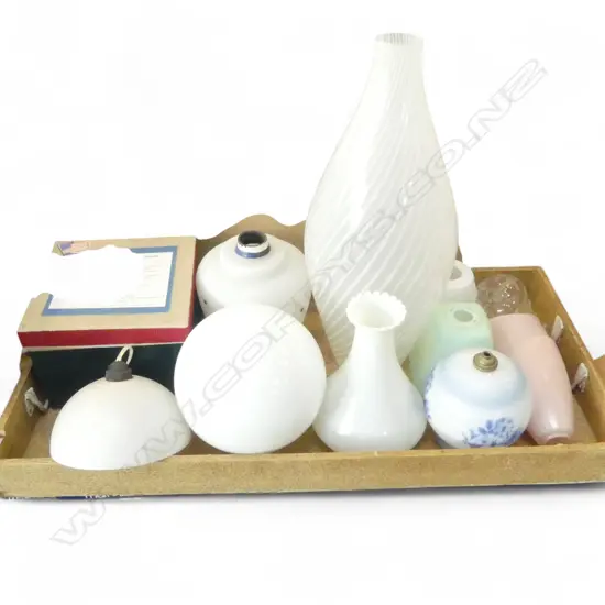 VINTAGE LINEN TRAY L480 & 13 MISS-MATCHED VINTAGE LIGHT SHADES