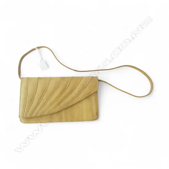TAN COLOURED ELLSKIN VINTAGE HANDBAG L270MM