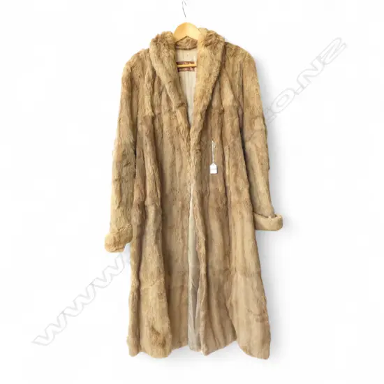 VINTAGE NZ FUR FULL LENGHT FAWN COAT SMALL SIZE