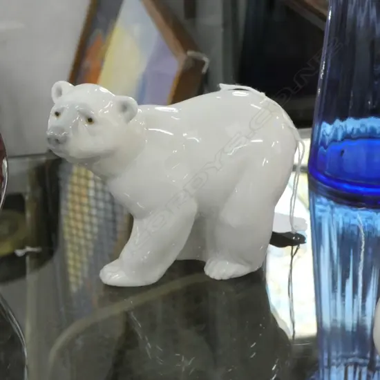 LLADRO STROLLING POLARBEAR L125MM
