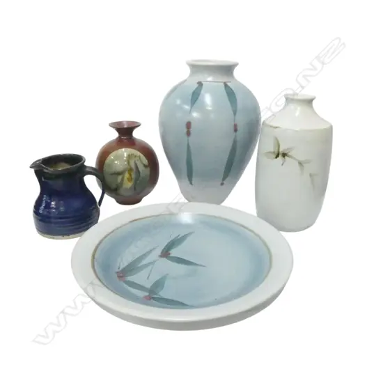 5 PCES STUDIO POTTERY; 3 VASES H.335mm, JUG, PLATE 375mm dia