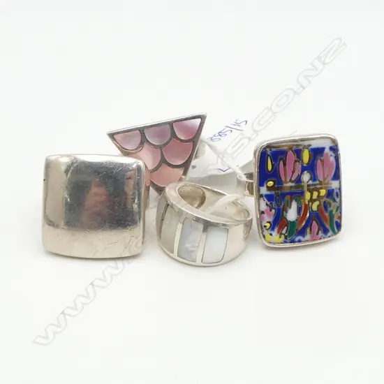 4 SILVER RINGS, 39gms