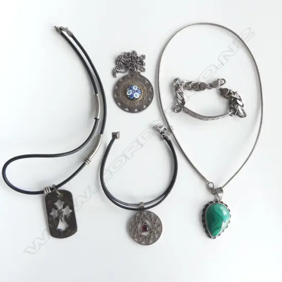 4 925 SILVER PENDANT NECKLACES + BRACELET