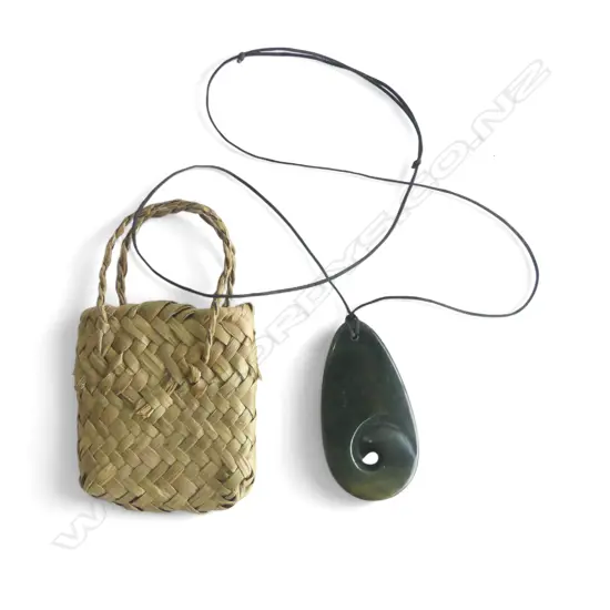 POUNAMU PENDANT NECKLACE 70x40mm