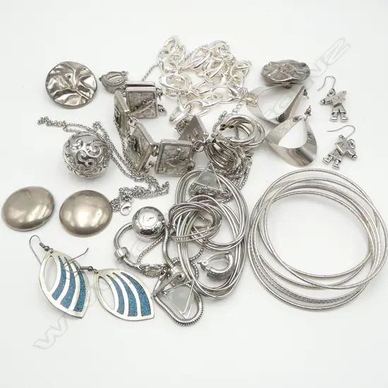 SILVER TONE COSTUME JEWELLERY