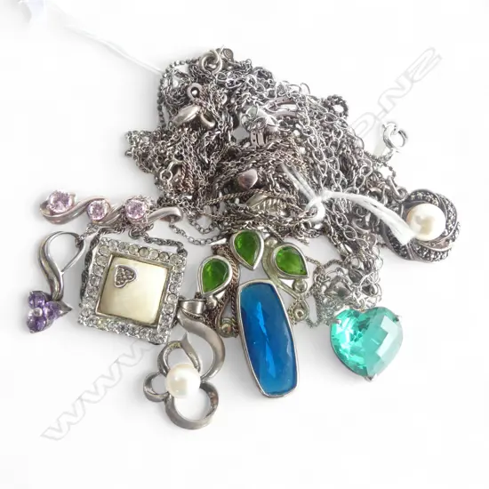 8 925 SILVER PENDANT NECKLACES