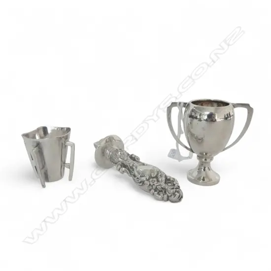 3 PCES STG SILVER; 2 CUPS + HANDLE 82gms 4 HANDLED CUP Edmond Johnson Dublin 1905 H.40mm