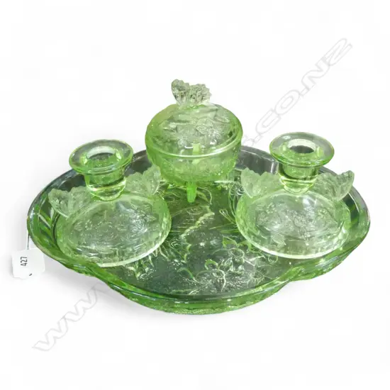 4 PCES. GREEN GLASS W.300mm