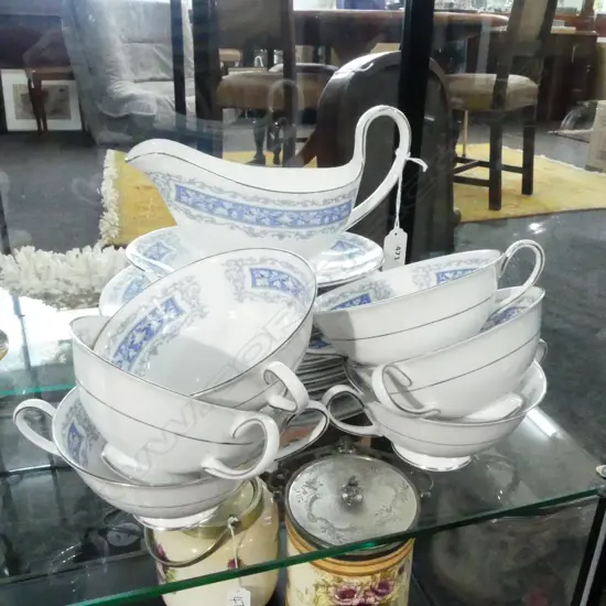 PART SHELLEY DINNER SERVICE 6 LARGE PLATES 6 SOUP COUPES & PLATES & GRAVY BOAT COLLUMBIA PAT